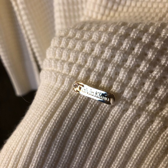 Calvin Klein Oversized Cream Sweater - Picture 4 of 4